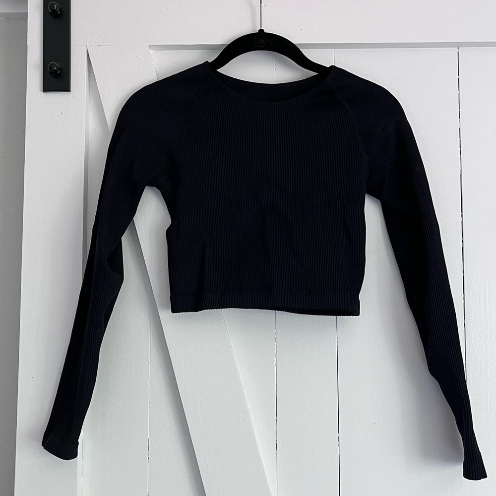 Cropped Workout Top Open Back